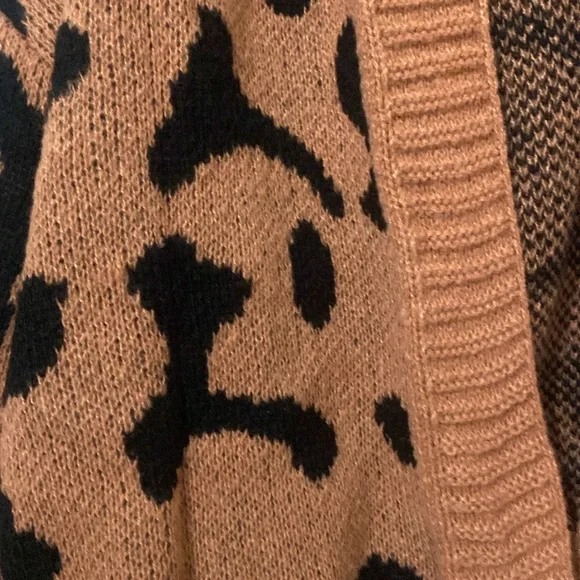 HP 11/10 Cozy Knit Animal Print Open Front Cardigan - Picture 7 of 11